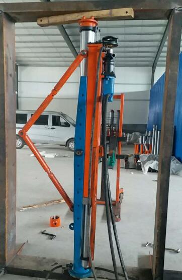 找打頂板的探水鉆機(jī)，你應(yīng)該看看這個(gè)