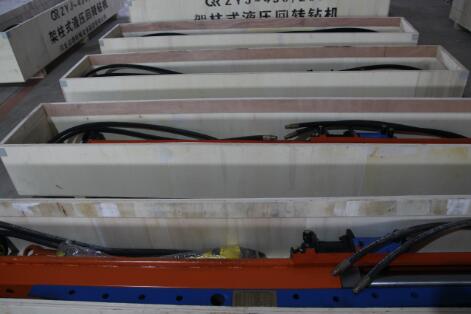 液壓架柱式回轉(zhuǎn)鉆機(jī)——山西長(zhǎng)治探水鉆機(jī)中的利器!