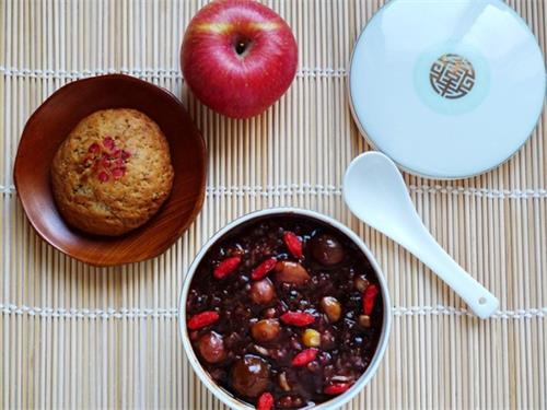 【搞事情】探水鉆機(jī)廠家改行做臘八粥了？