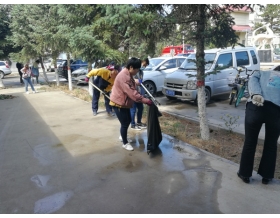 標(biāo)題：蒙發(fā)物業(yè)公司開展院區(qū)衛(wèi)生大清理活動
瀏覽次數(shù)：3095
發(fā)表時(shí)間：2020-05-26